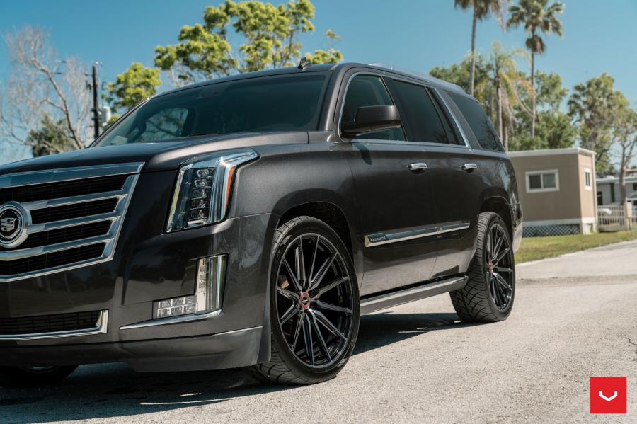 Детали экстерьера Cadillac Escalade on Vossen Wheels (HF6-1) 2019 года  (фото 8 из 12)